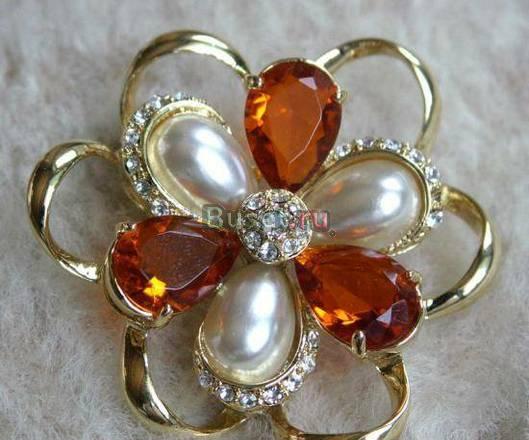 ***Брошь жемчужный цветок и стразы*** Москва