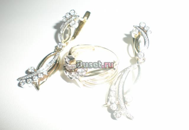 Новое. Кольцо и серьги комплект Москва