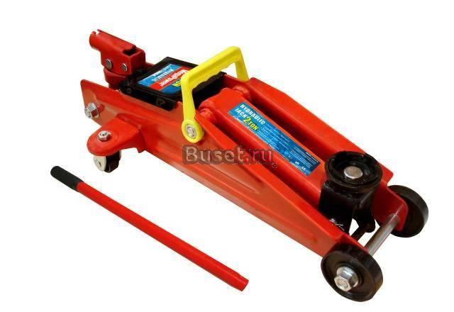 Домкрат подкатной,диски,фонари,фаркоп б/у Санкт-Петербург