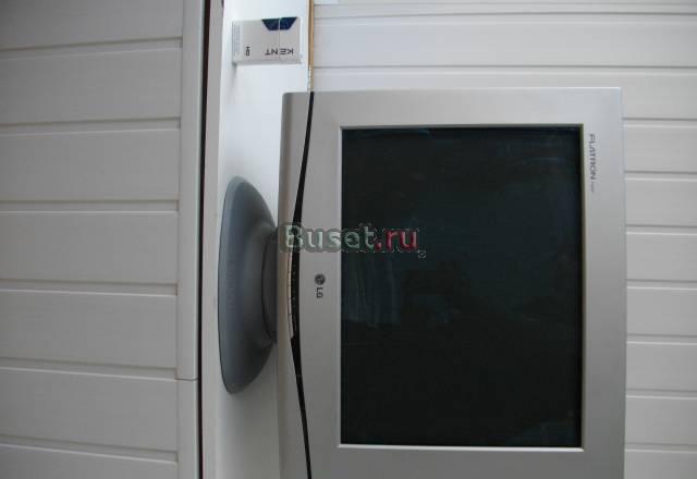 Монитор LG   F900P Москва
