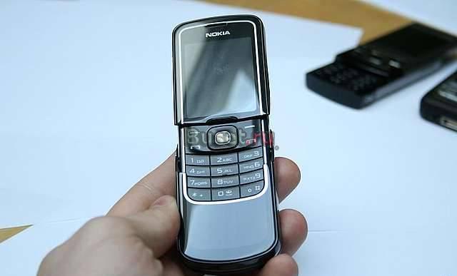 Телефон  Nokia 8600 Luna в отличном состоянии Санкт-Петербург