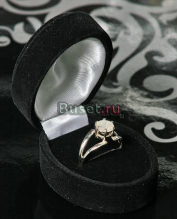 Кольцо с бриллиантом Москва