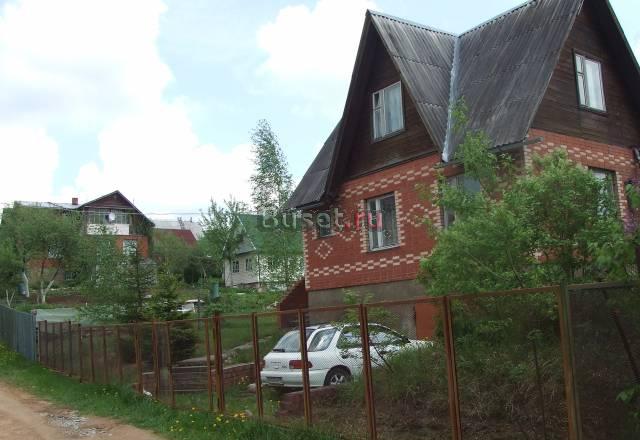 Кирпичный дом возле Озернинского водохранилища Москва