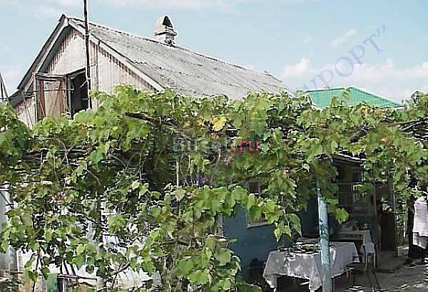 Ветхий дом на земельном участке 8,7 соток в центре Геленджик