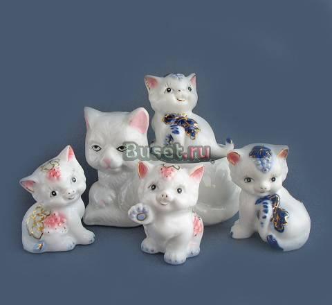 Семья милых китайских котов Москва
