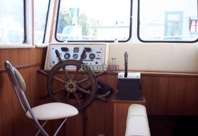 Катер каютный водоизмещающий Ярославль