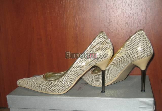 Туфли золотые -само очарование Санкт-Петербург