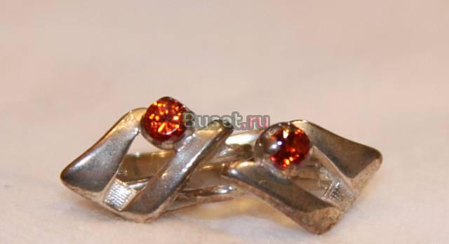 Серебряные серьги с корундом Москва