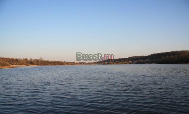 Дом с баней на берегу озера в 7 км от МКАД Москва