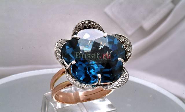 Золотое кольцо с топазом и бриллиантами Москва
