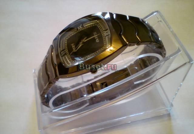 Часы Rado черные с рисунком на экране Москва