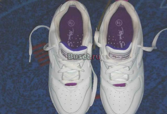 Кроссовки новые, белые Москва