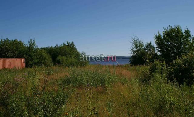 Участок у реки,в черте города Добрянка