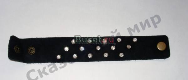 Клепаный бархатный браслет со стразами Москва