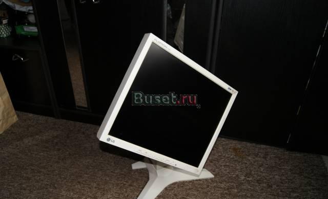 Монитор LG flatron L1800p Москва