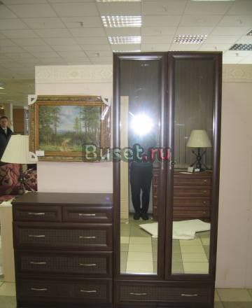 Шкаф двустворчатый с выдвижным ящиком  .Новый Москва