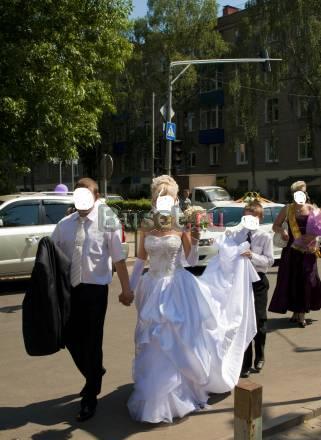 Шикарное свадебное платье ручной работы со шлейфом Москва