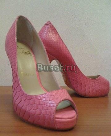 Туфли Christian Louboutin розовые, под питона Москва