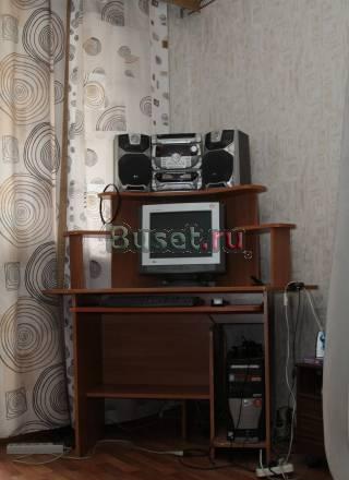 Продаю угловой компъютерный стол+монитор+муз центр Москва