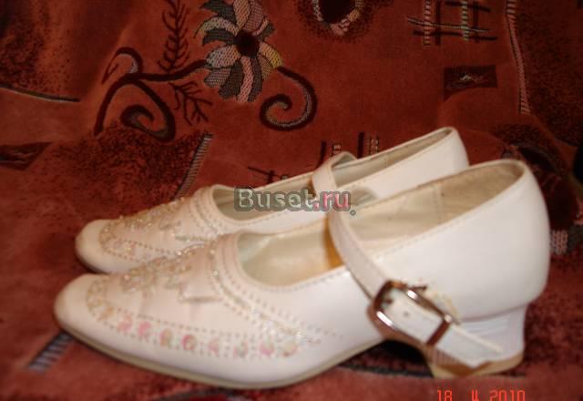 Белые туфли со стразами 27р. За вашу цену Санкт-Петербург