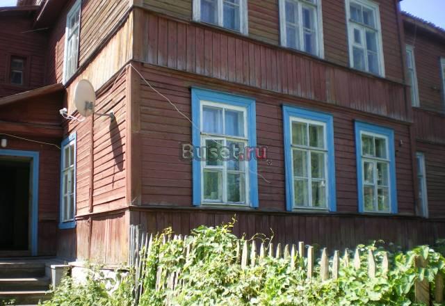 Квартира в 2-х эт деревянном доме Окуловка