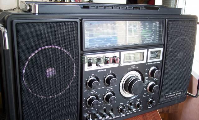 Радиоприёмник "Grundig Satellit 2400" Москва