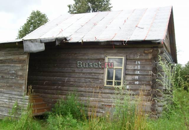 Дом в деревне на берегу живописной реки Москва
