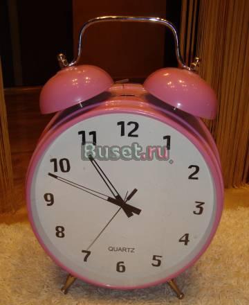 Часы будильник гигант за полцены,звенит супер гром Москва