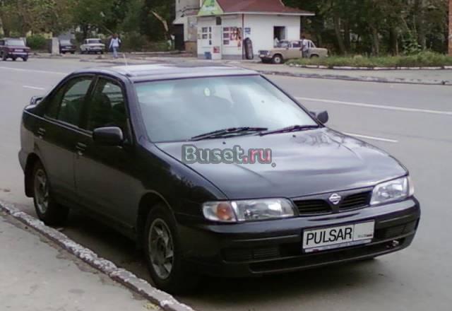 Nissan Pulsar, 1995 1.5 седан, битый Москва