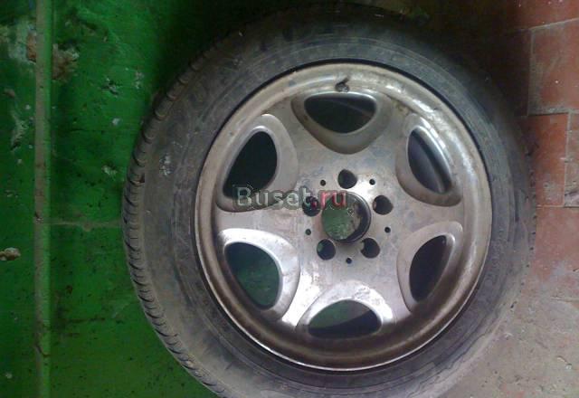 Диск R16 б/у на мерседес с шиной dunlop Москва