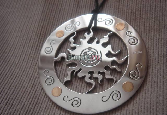 Подвеска на шнурке Москва