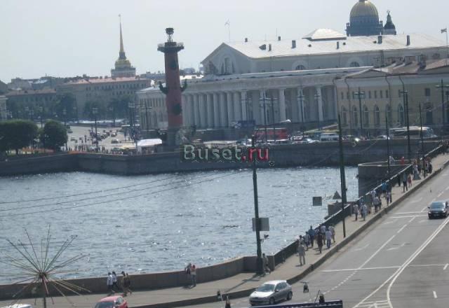 Посуточно 3к евроквартира с видом на НевуХозяин Санкт-Петербург