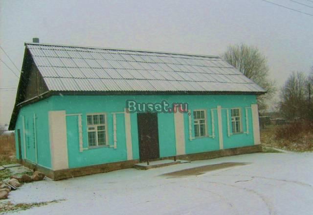Здание магазина на селе Сланцы