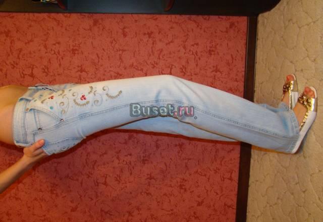Джинсы летние с вышивкой Москва