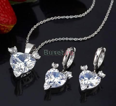 Набор с цирконами (серьги и кулон) Москва