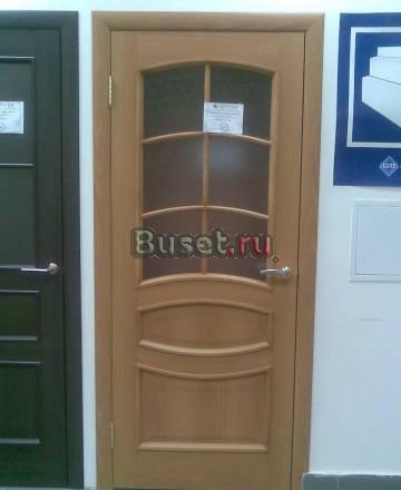 Дверь с выставки магазина Санкт-Петербург