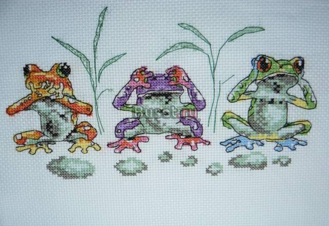 Вышитая картина "Три Лягушонка" Москва