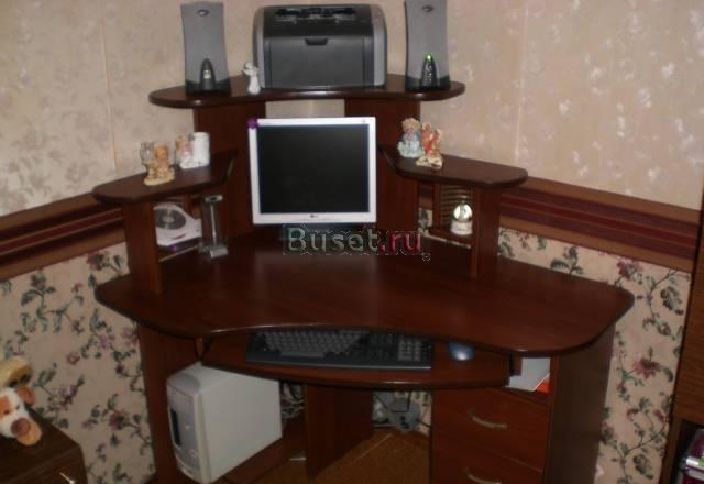 Продается компьютерный стол Истра