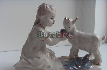 Гжель. Девочка с козленком. Старинная статуэтка Москва