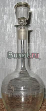 Графин старый. стекло. высота 26 см.  278 Москва