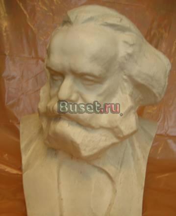 Бюст Маркса Москва