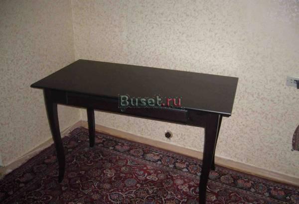 Изящный письменный стол из импортного гарнитура,под старину. Москва