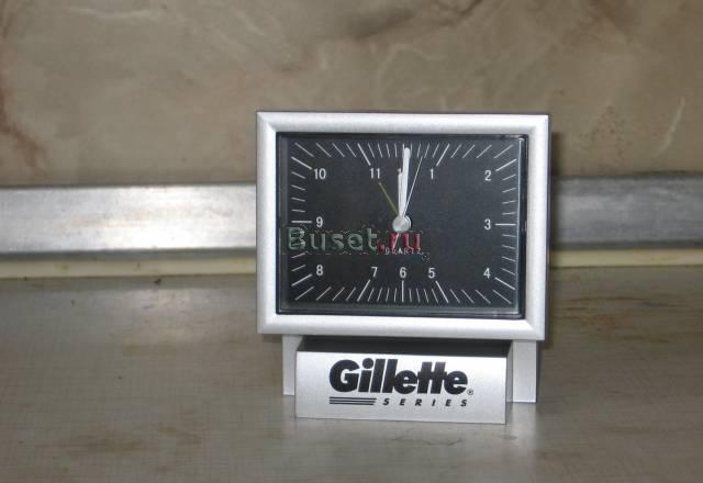 Часы-будильник. Москва