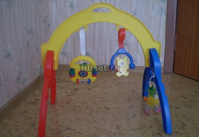 Продам развивающий турничок с игрушками Москва