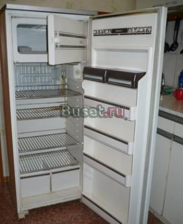 "Бирюса 17"-холодильник 150х60х60 см,Россия Москва