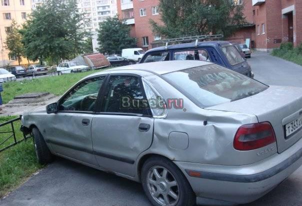 Volvo S40, 1997 Левый бок нуждается в ремонте Санкт-Петербург