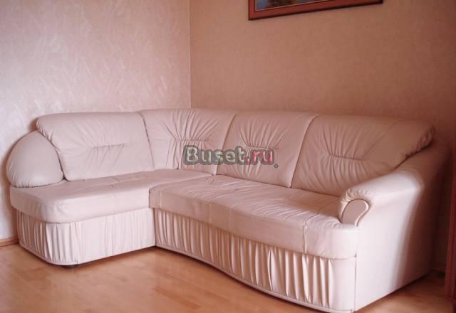 Диван угловой,выдвижной. Кожа Москва