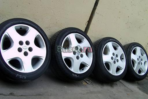 Диски перл R17 nissan и резина Dunlop 215-50-17 Москва