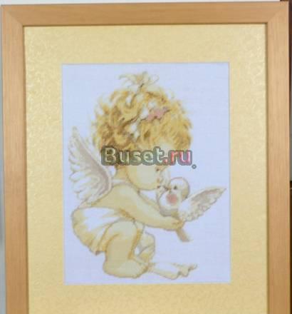 Картина вышитая "Ангелочек с голубем" Москва