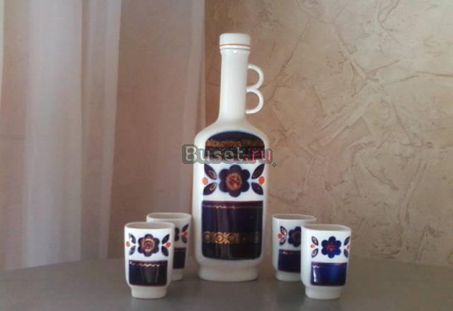 Фарфоровый штоф со стопками (лгфз) Санкт-Петербург